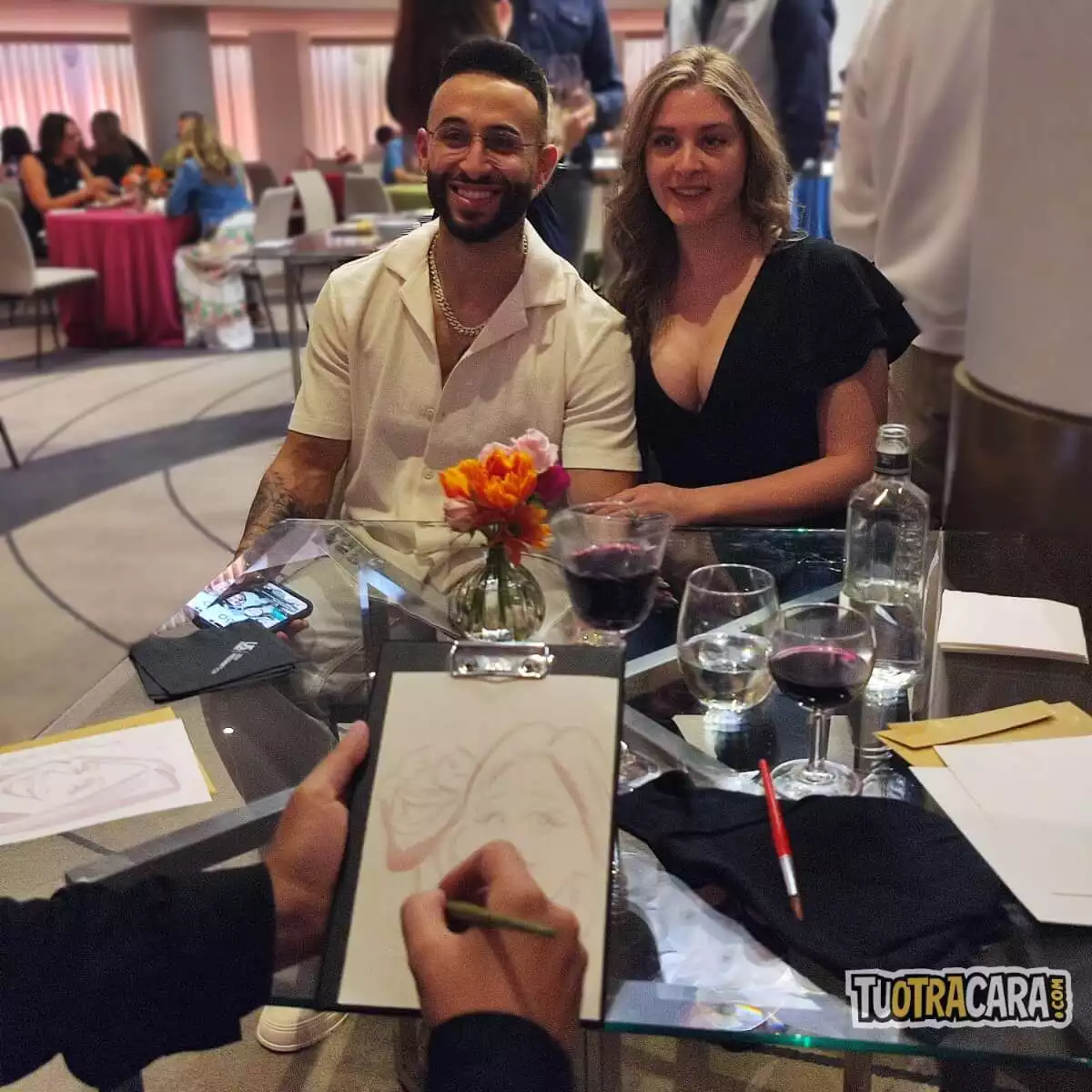 caricaturas-con-vino-en-evento